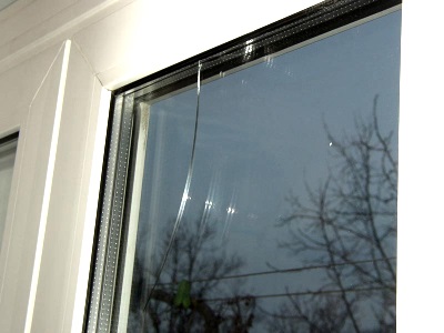 Ремонт пластиковых окон, в том числе замена и ремонт стеклопакета окна. Гарантия на все услуги по ремонт окон в Томске и Северске. Дешево.